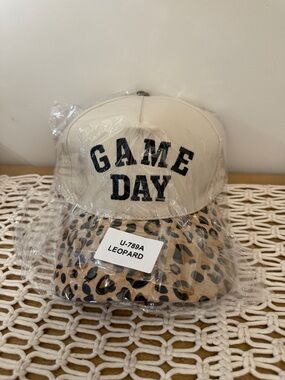 Zenana Outfitters GAME DAY Visor Cap - Cream Crown with Leopard Print Brim